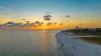 The Seagull Suite – A Quiet Getaway steps from Siesta Key Beach & Pet Friendly! 西耶斯塔島住宿飯店