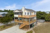 Private Pool and Game Room - Relaxing Coastal Haven