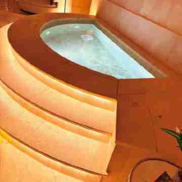 Five Stars Mercury Tower Fitness & Recreational Facilities