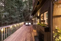 Enchanting Cottage Retreat in Redwood Paradise - Cozy and Serene Escape