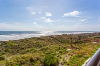 Modern Amenities and Relaxing Retreat - Stunning Ocean View Hotels in Crescent Beach