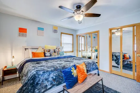 High-End Kitchen and Arcade Fun - Cozy Family Oasis