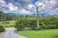 Stunning Mountain Views and Hot Tub - Charming Escape in Nature