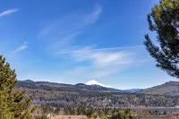 Scenic Patio and Garage Near Outdoor Adventures - Inviting Retreat