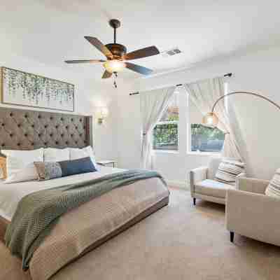 Sparkling Pool and Chef's Kitchen - Stunning Desert Oasis Rooms