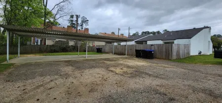 Sky blue on Eden Отели в г. Лонгвью