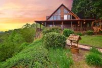 Hot Tub, Pickleball Court and Scenic Views - Stunning Mountain Oasis Hotels in Fannin County