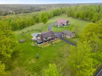 Heated Pool and Mountain Views - Stunning Musical Oasis Escape Hotels in Greenfield