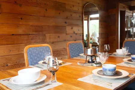 Ocean and Lagoon Views with Hot Tub and Game Room - Charming Retro Haven Отели в г. Солана Бич