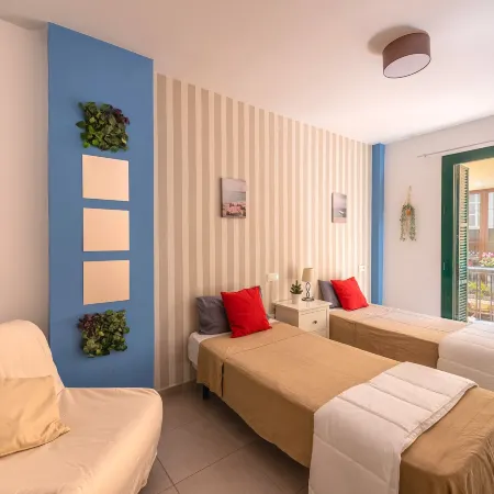 SkySea Holidays City Center Suites