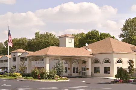 Days Inn & Suites by Wyndham Cherry Hill - Philadelphia