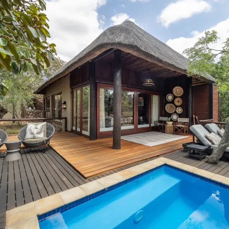 Ndlovu Safari Lodge
