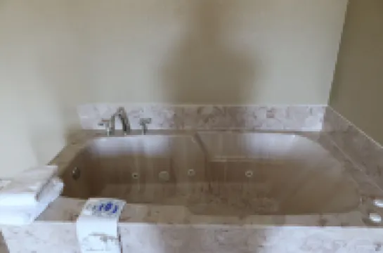 West Worth Inn & Suites White Settlement