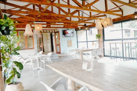 Lighthouse Guesthouse & Cafe Отели в г. Groblersdal