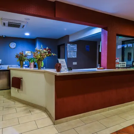 Chariot Inn Glendale - Pasadena Отели рядом с достопримечательностью «Колледж Оксиденталь»