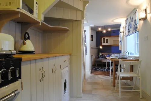 Courtyard Cottages Lymington, 2 Adults Only Hotels in Lymington