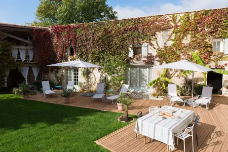 La Tillaie Spa et Sauna Отели в г. Корм-Руайяль