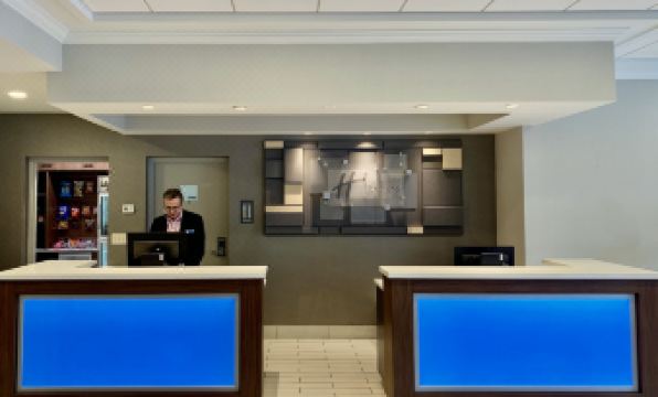 Holiday Inn Express & Suites BOSTON - CAMBRIDGE by IHG