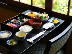 もみぢ家本館 高雄山荘