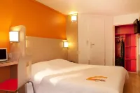 Premiere Classe Valenciennes Ouest - Petite-FORÊT Hotels in Rouvignies