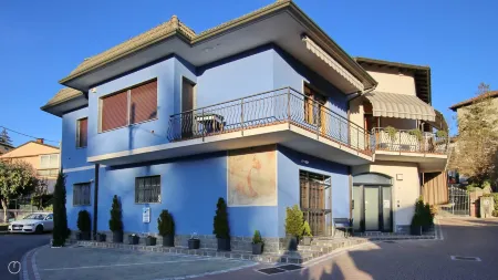 Affittacamere Brenna Отели рядом с достопримечательностью «Parco di Villa Peduzzi»