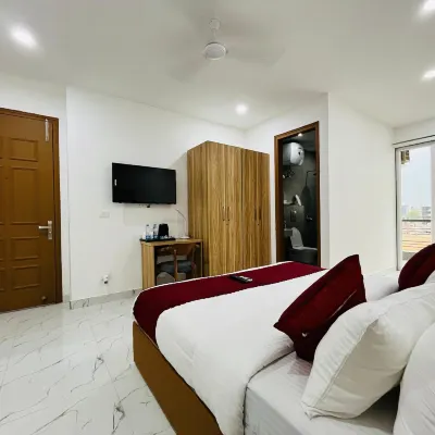 The Lodgers Studio Apartment Sector 52 Hotels near Artemis Hospital Gurgaon