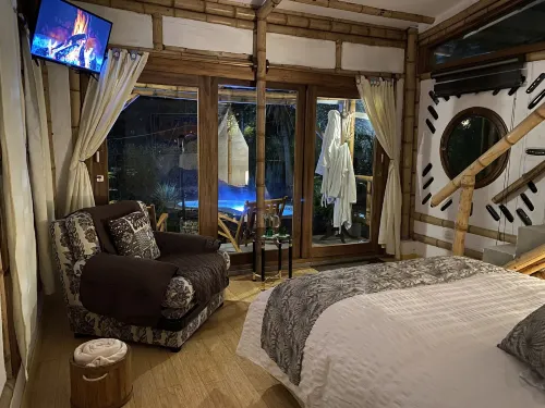 Hostería Colibri Aeropuerto Hotels in Пуэмбо