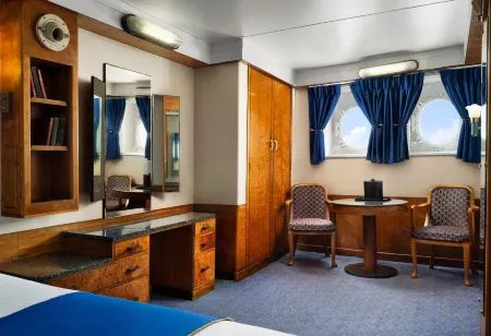 The Queen Mary Отели рядом с достопримечательностью «Нейплс»