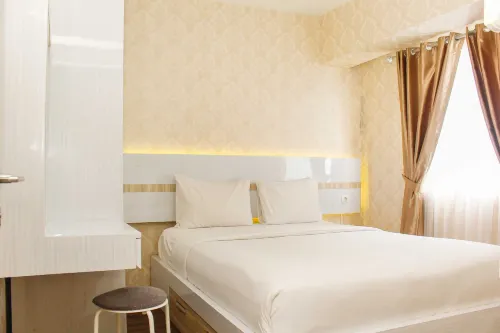 Comfort Living 1Br at Grand Sentraland Karawang Apartment - parking