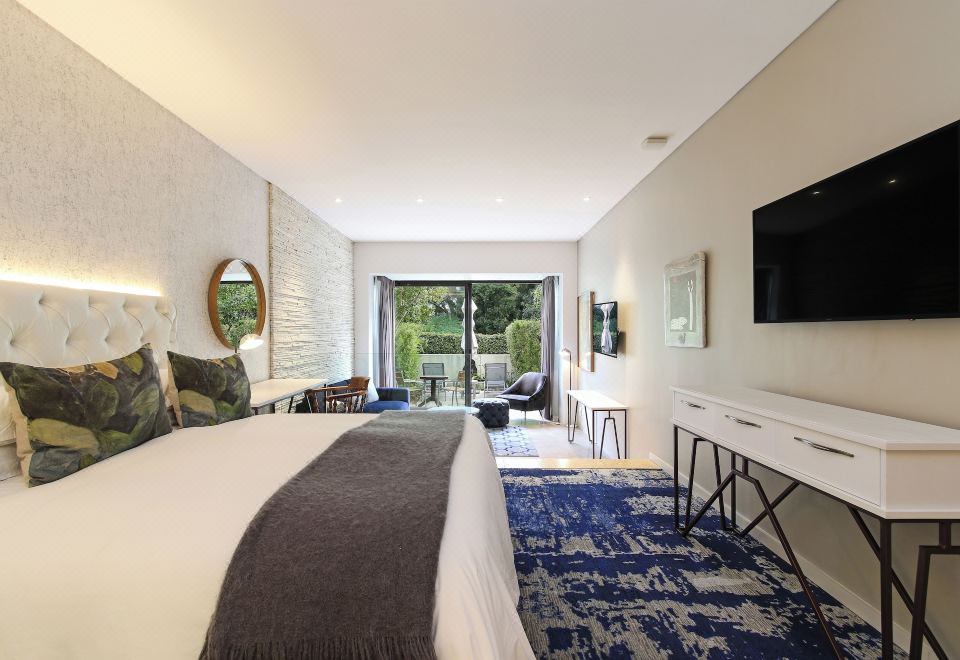 Vineyard Hotel Over view