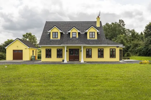Large Country House, Sleeps 10, Family Friendly
