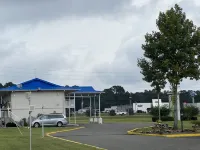 Towne Inn - parking