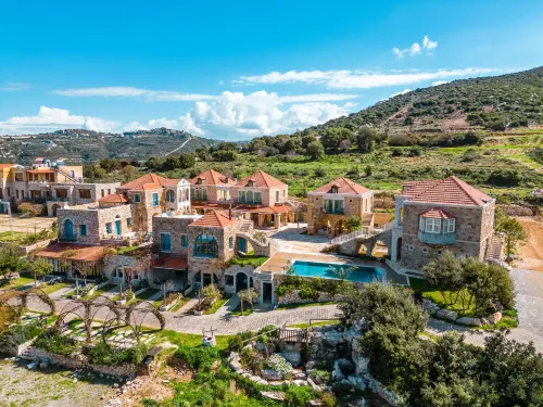 Arnaoon Village Hotels in Enfeh