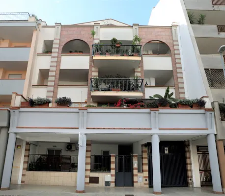 MozÁrt Bed & Breakfast - Affittacamere Hotels in Andria