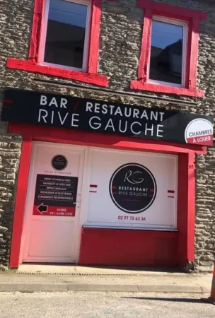 Hotel Restaurant Rive Gauche Отели в г. Жослен