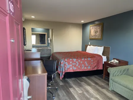 Deluxe Inn Отели рядом с достопримечательностью «Джексон Зу»