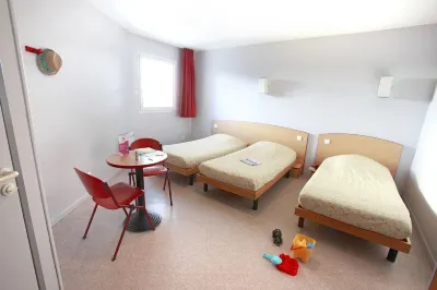 La Digue Hotels in Calais