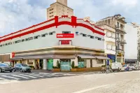 Hotel Urban Hotels near Playground do Ceret