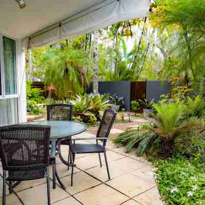 Noosa Tropicana Hotel Exterior