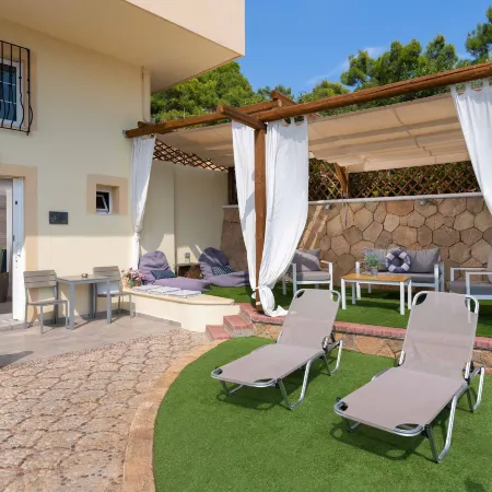 Pefkos View Suites & Maisonette