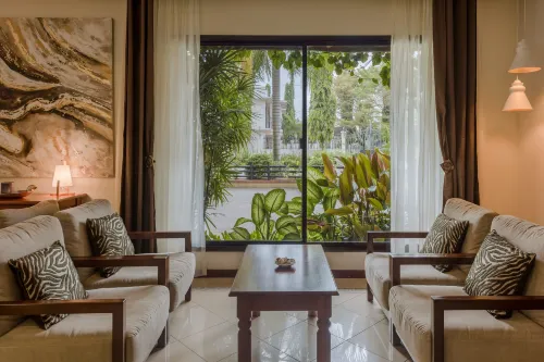 Sea Cliff Court Hotel & Luxury Apartments - Holiday Apartments