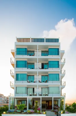 Port Marina Hotel Các khách sạn gần Ece Beach