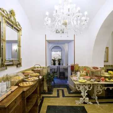 Hotel Villa San Lorenzo Maria Отели рядом с достопримечательностью «Ворота Порта-Маджоре»