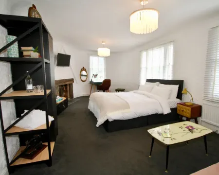Chequers Inn Hotels in Battle