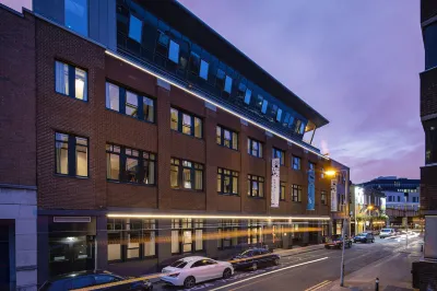 Latroupe Jacobs Inn  호텔