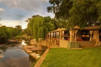 Africlassic River Lodge- Rivonia - Pensionat