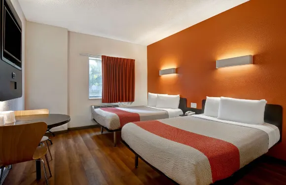 吉爾羅伊,加州-6號汽車旅館