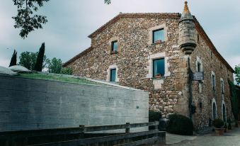 Arcs de Monells - Adults Only