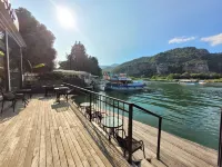 Arp Dalyan - con vistas a la montaña