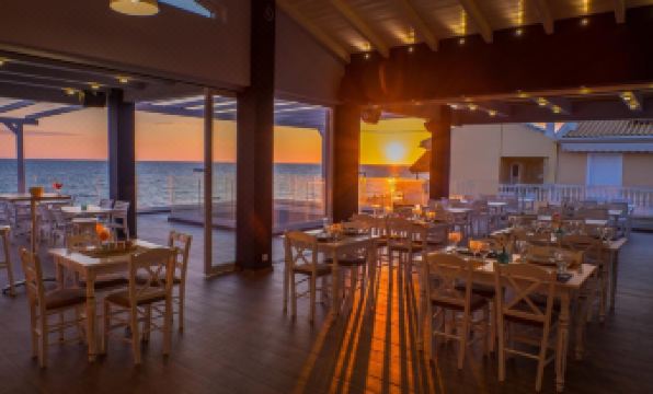 Must Boutique Hotel & Restaurant - Housity